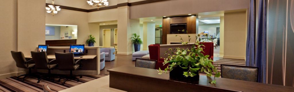 Holiday Inn Express & Suites Dover