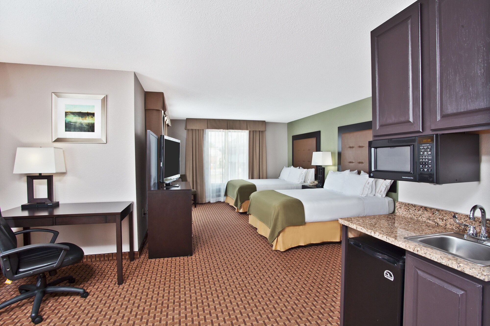 Holiday Inn Express & Suites Harrington
