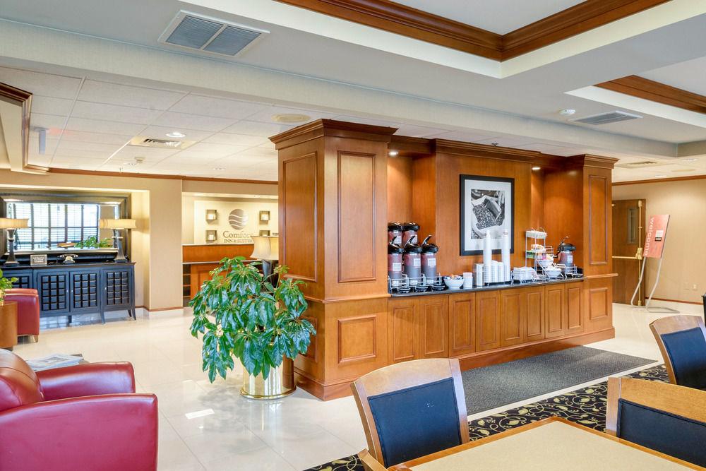 Comfort Inn & Suites Newark - Wilmington