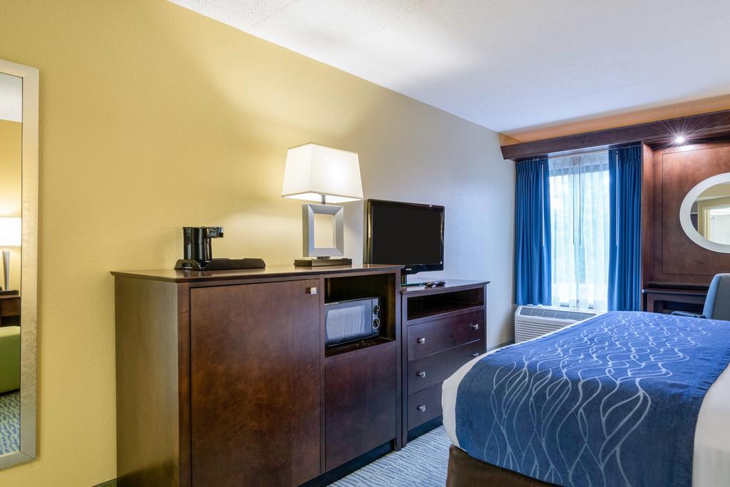 Comfort Inn & Suites Newark - Wilmington
