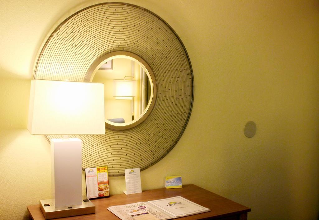 Days Inn by Wyndham Newark Wilmington