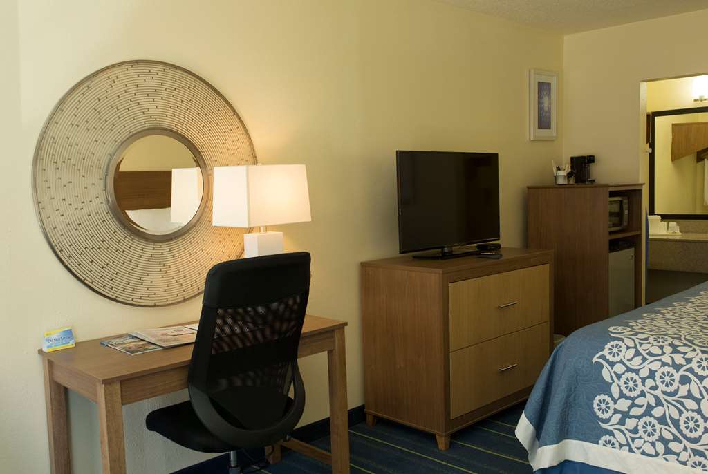 Days Inn by Wyndham Newark Wilmington