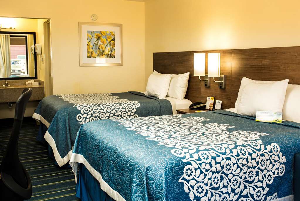 Days Inn by Wyndham Newark Wilmington