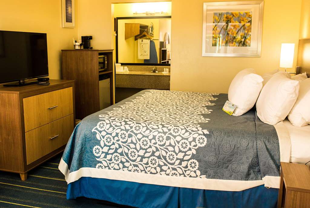 Days Inn by Wyndham Newark Wilmington