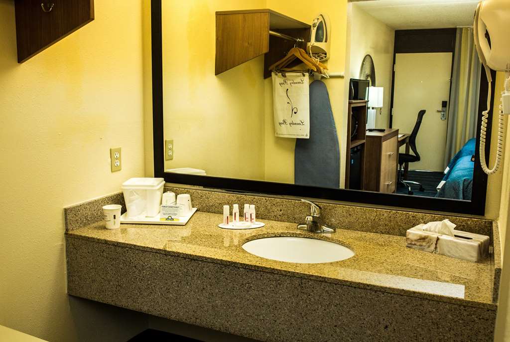 Days Inn by Wyndham Newark Wilmington