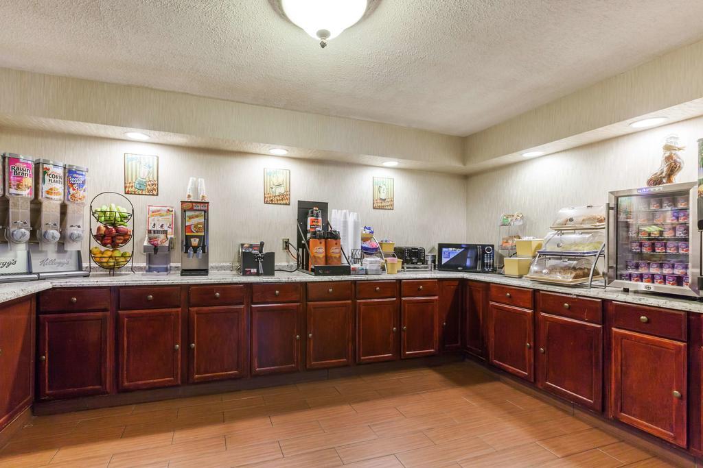 Days Inn by Wyndham Newark Wilmington