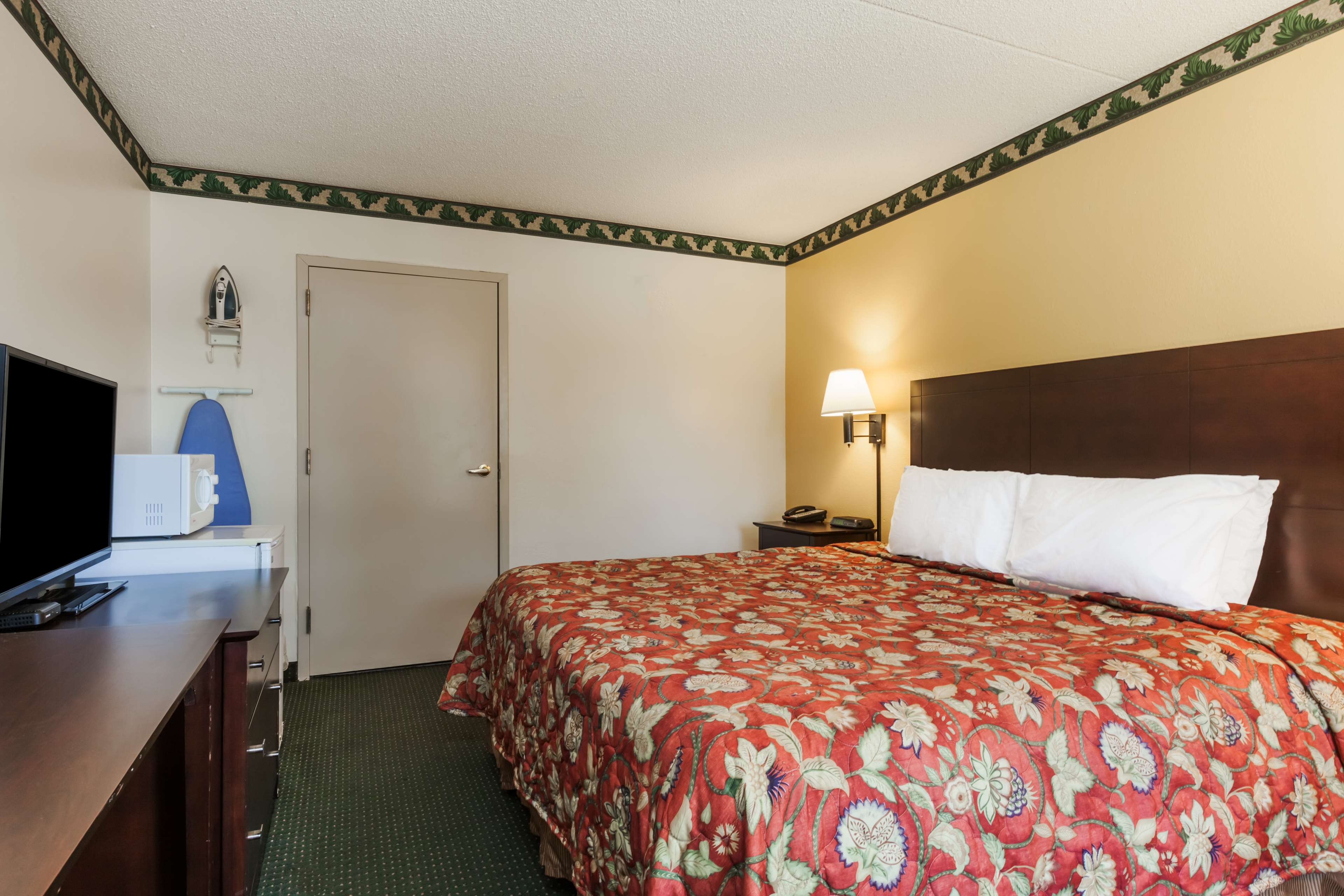 Days Inn by Wyndham Newark Wilmington