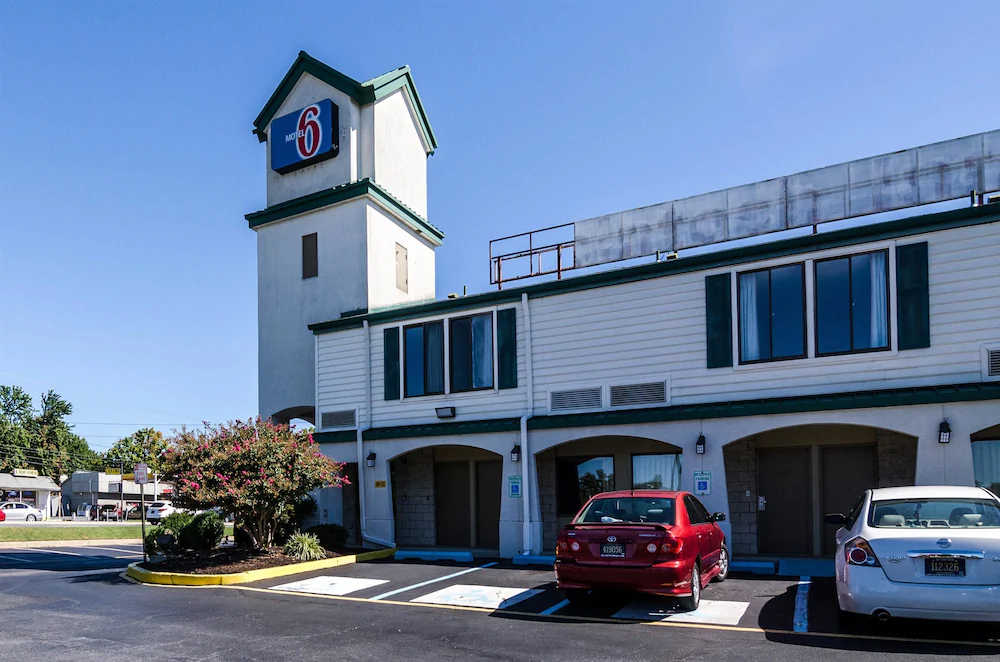 Motel 6 Newark