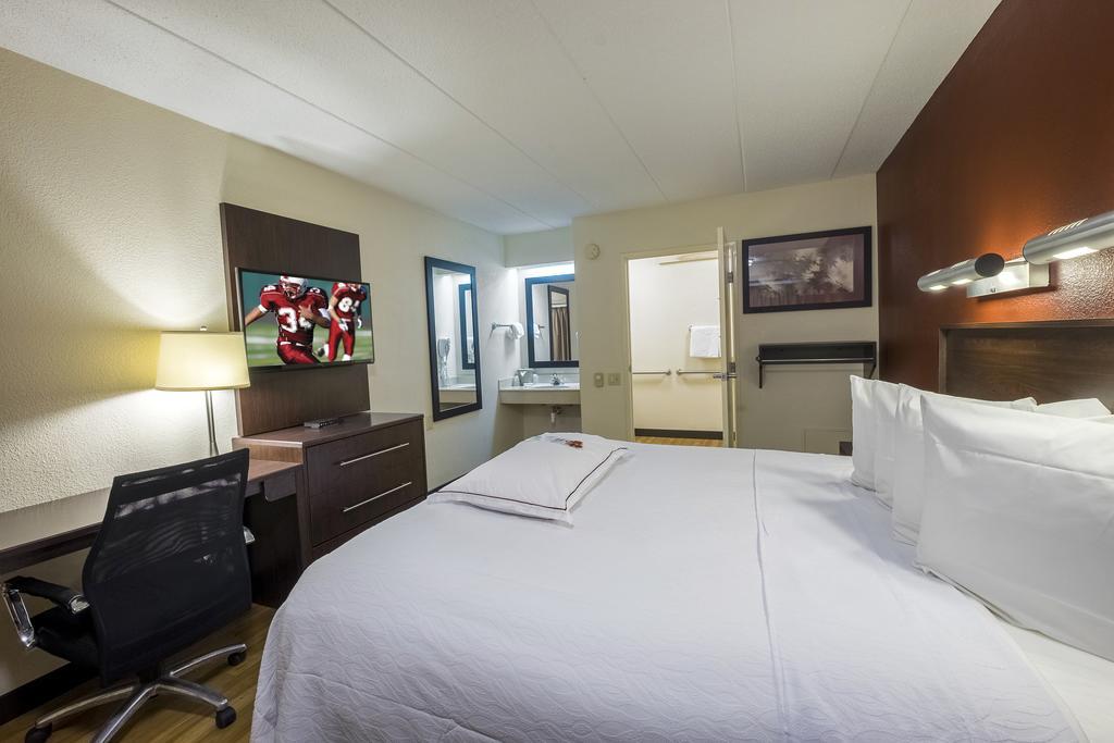 Red Roof PLUS+ Wilmington - Newark