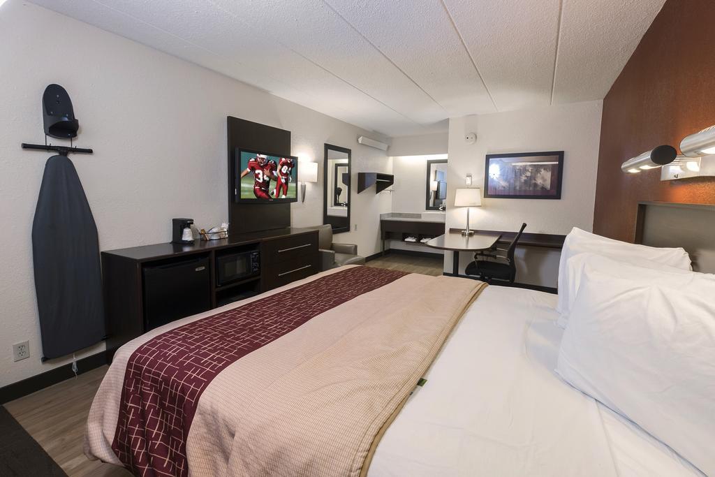 Red Roof PLUS+ Wilmington - Newark