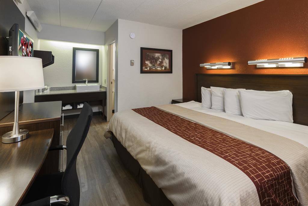 Red Roof PLUS+ Wilmington - Newark