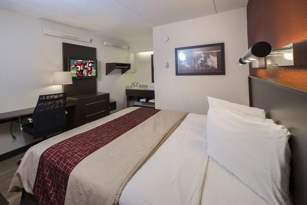 Red Roof PLUS+ Wilmington - Newark