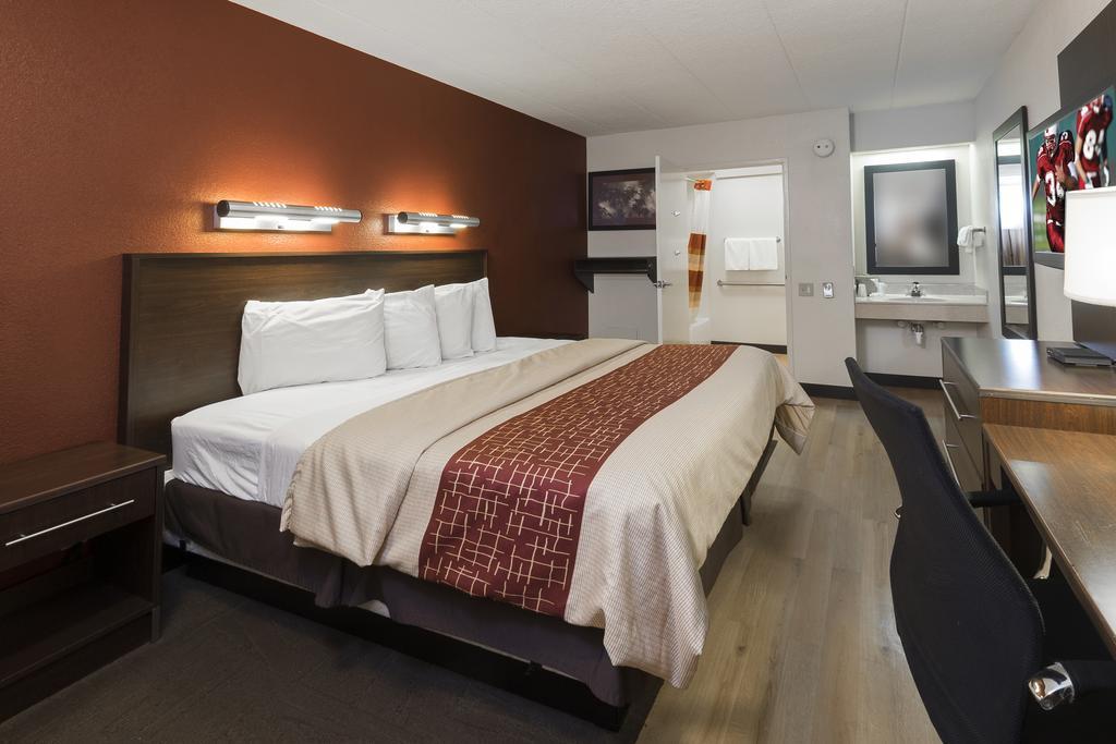 Red Roof PLUS+ Wilmington - Newark