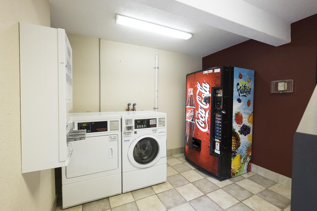 Red Roof PLUS+ Wilmington - Newark