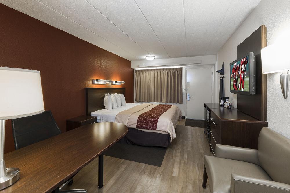 Red Roof PLUS+ Wilmington - Newark