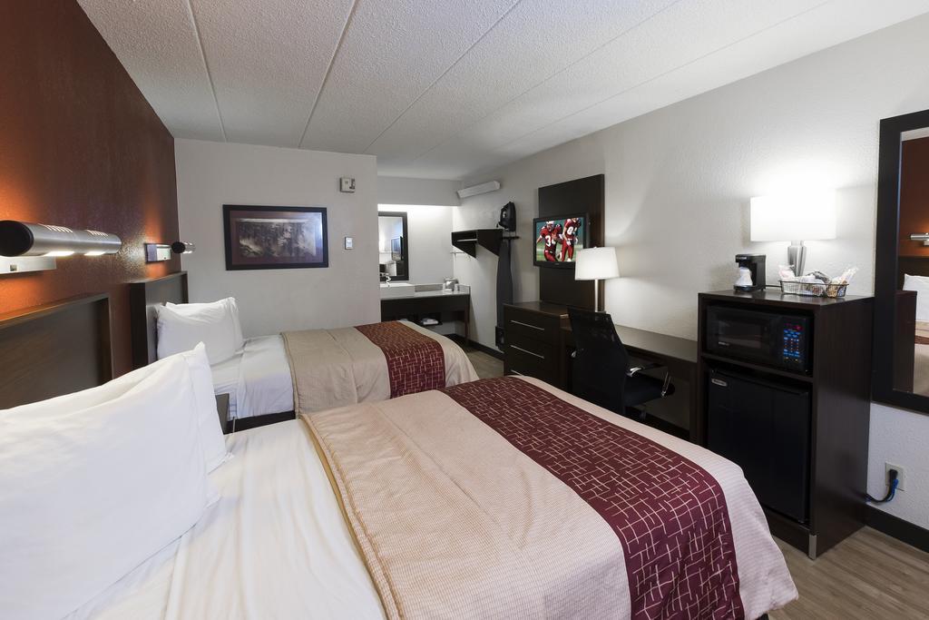 Red Roof PLUS+ Wilmington - Newark