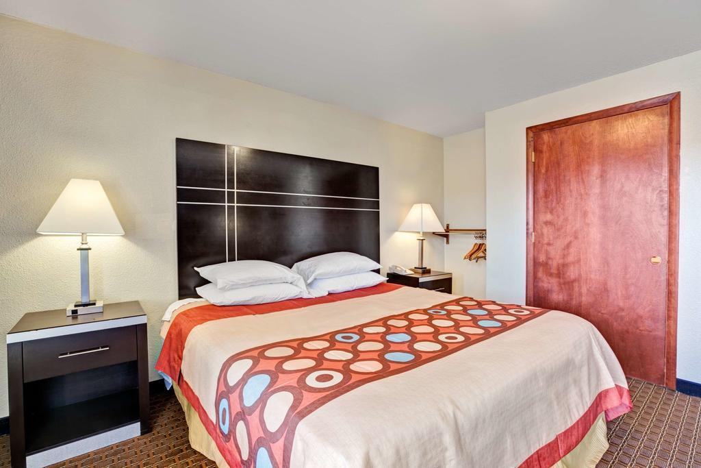 Super 8 by Wyndham Newark DE