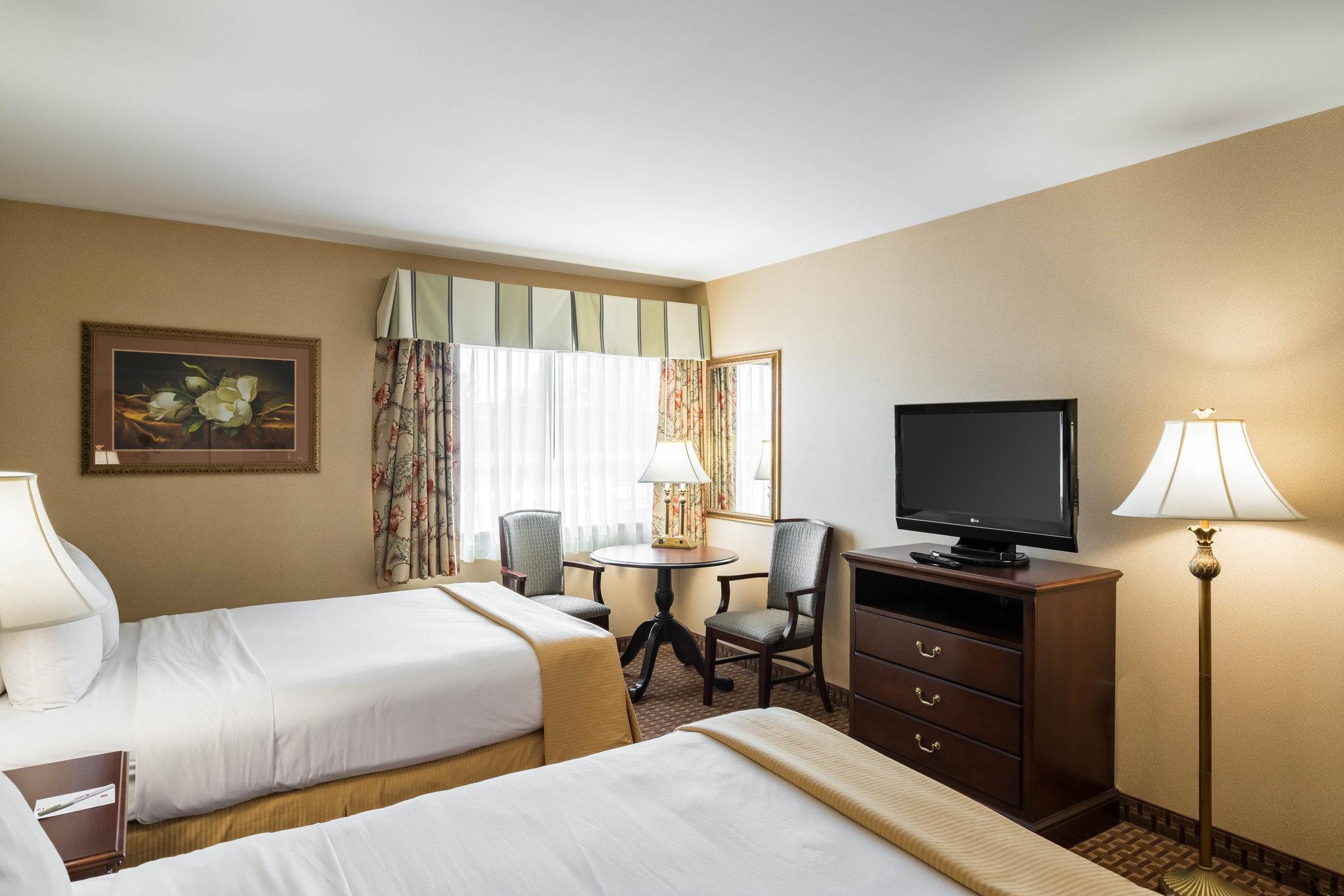 Red Roof Inn & Suites Wilmington - New Castle