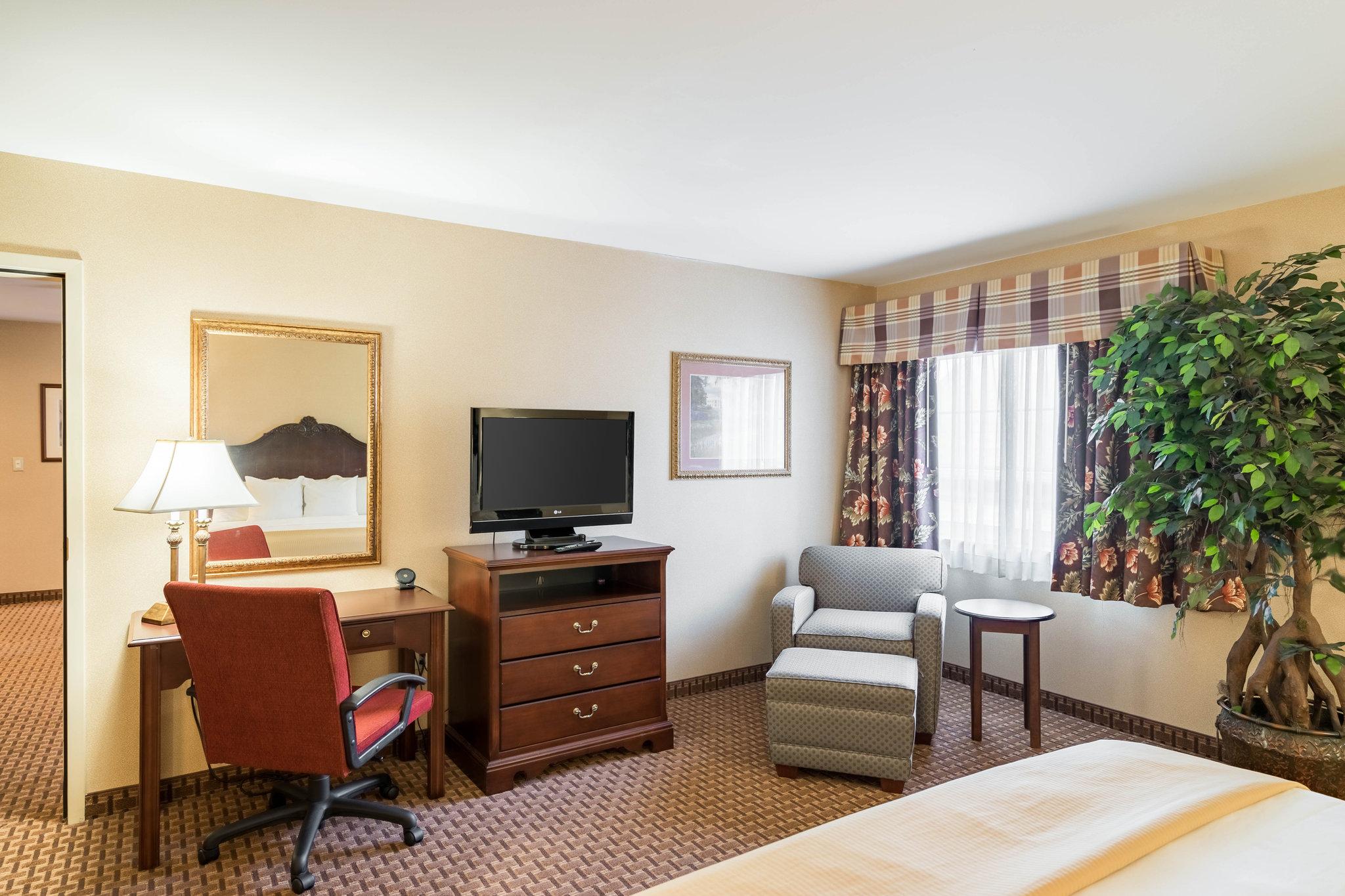 Red Roof Inn & Suites Wilmington - New Castle