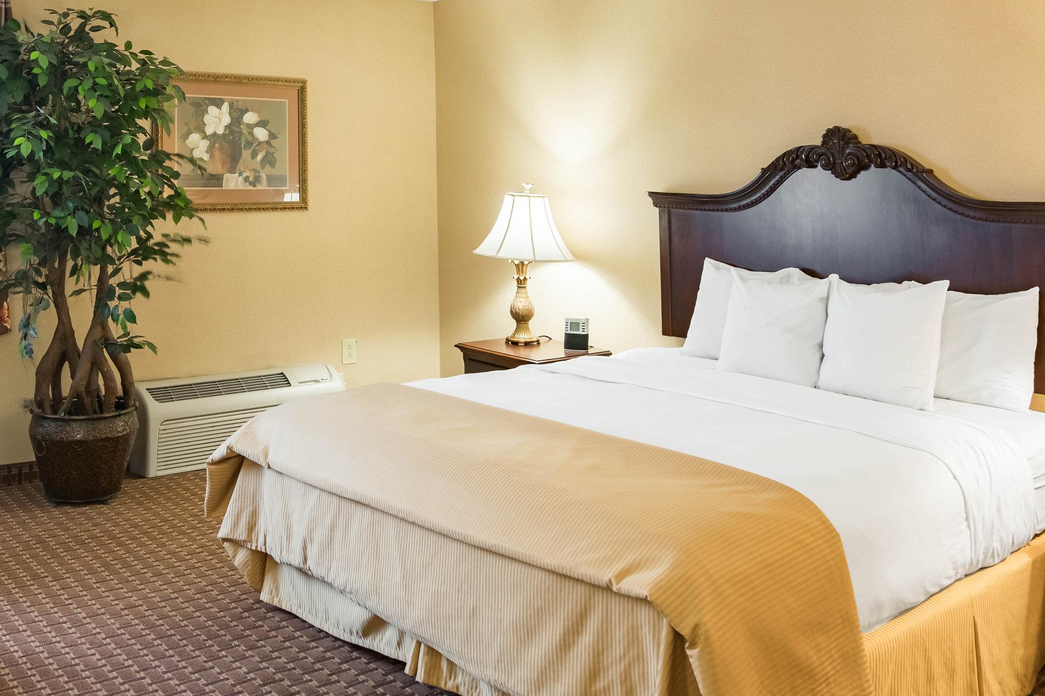 Red Roof Inn & Suites Wilmington - New Castle