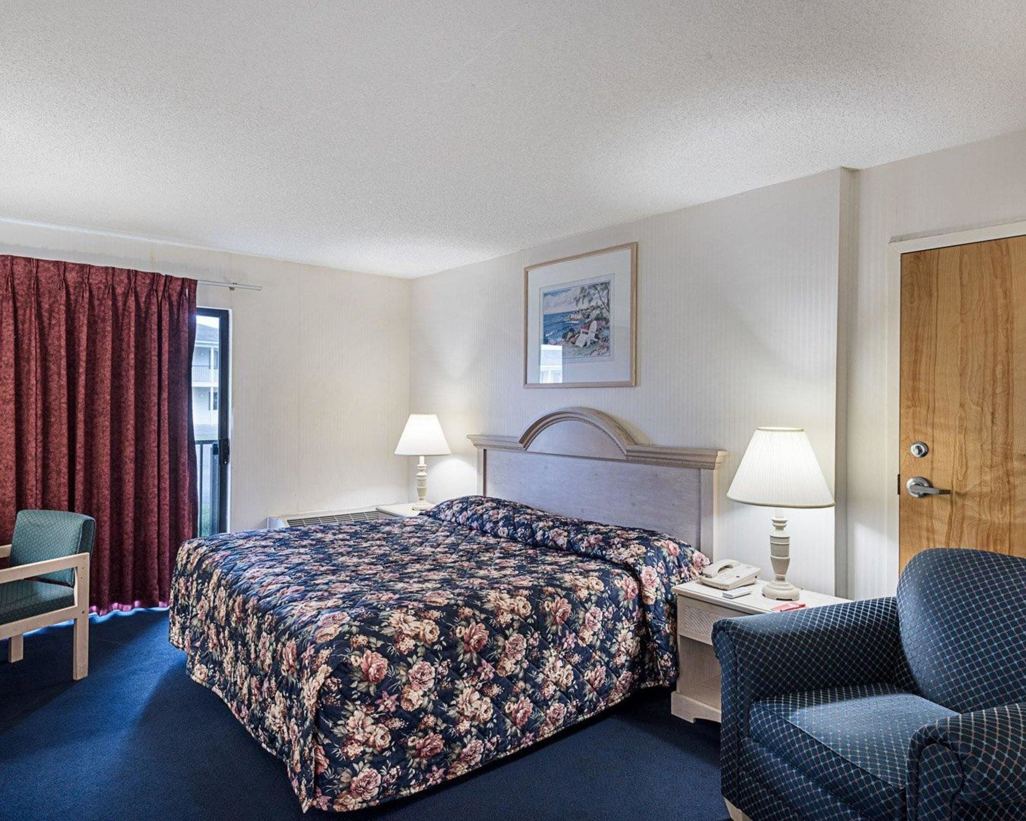 Econo Lodge Inn & Suites Resort - Rehoboth Beach