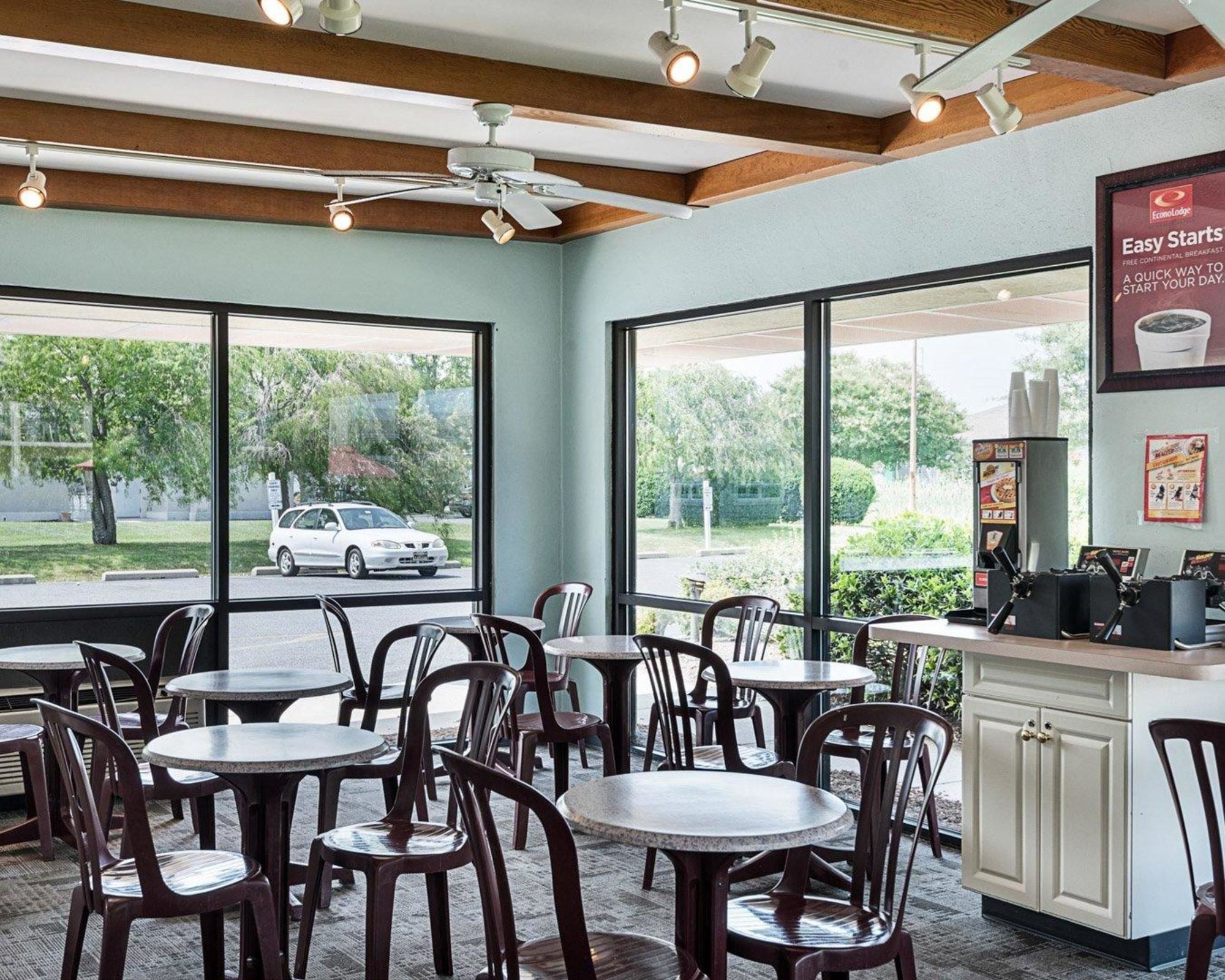 Econo Lodge Inn & Suites Resort - Rehoboth Beach