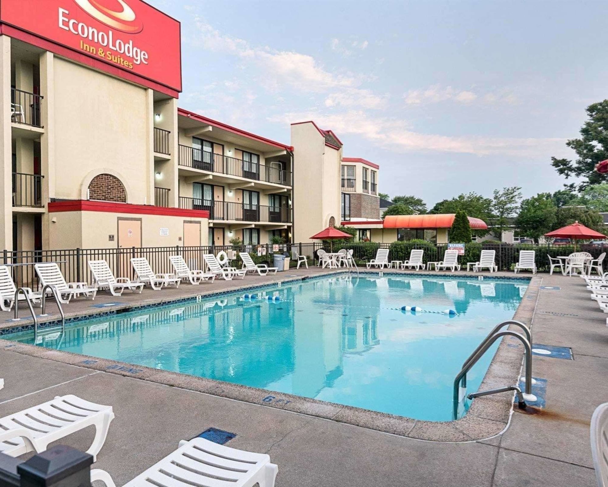 Econo Lodge Inn & Suites Resort - Rehoboth Beach