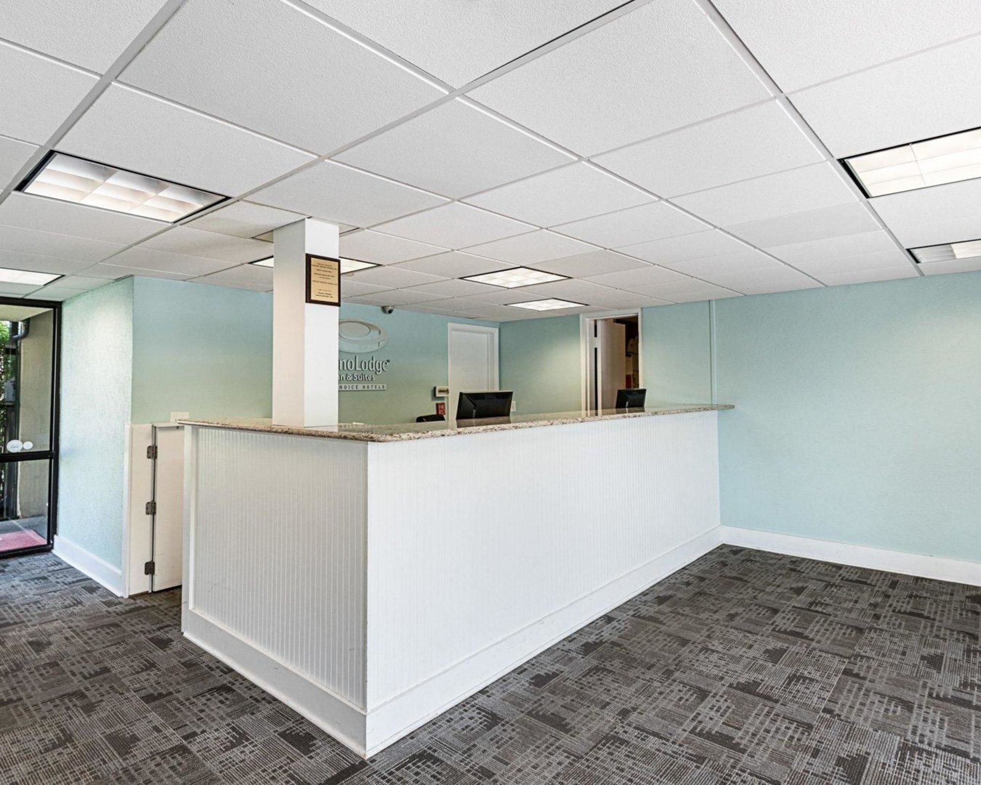 Econo Lodge Inn & Suites Resort - Rehoboth Beach