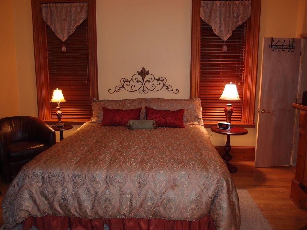 Mt Vernon Square Bed and Breakfast