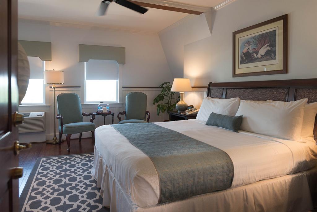 Elizabeth Pointe Lodge