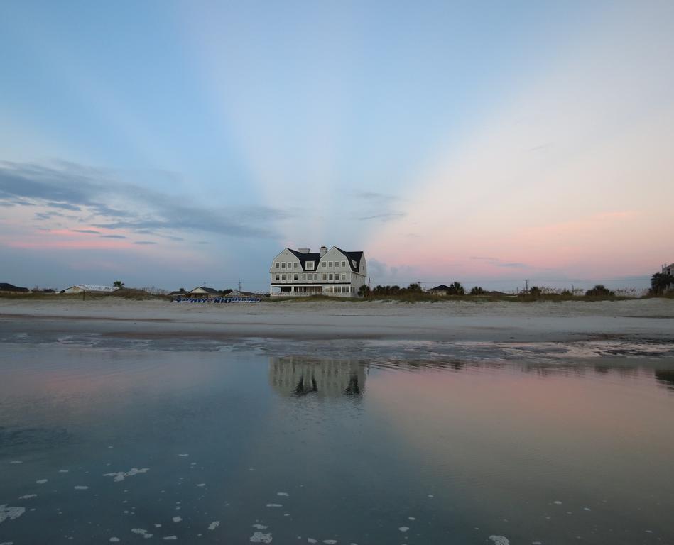 Elizabeth Pointe Lodge