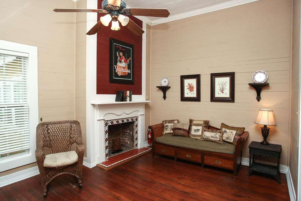 Coombs House Inn