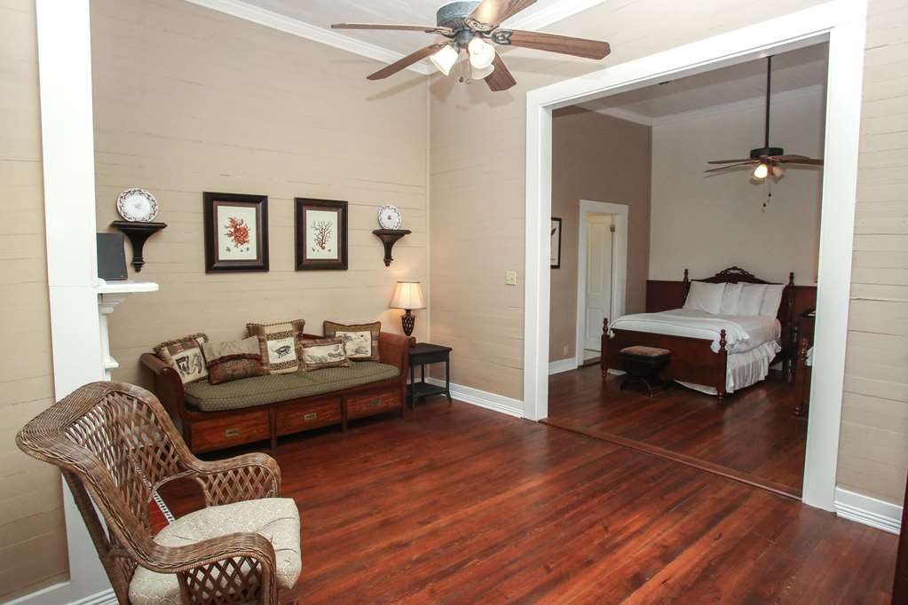 Coombs House Inn