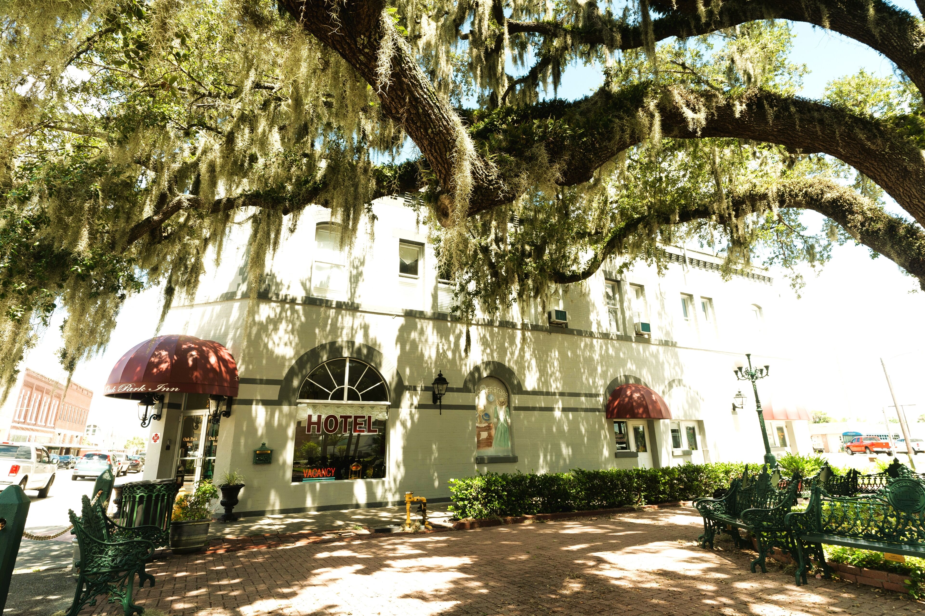 Oak Park Inn