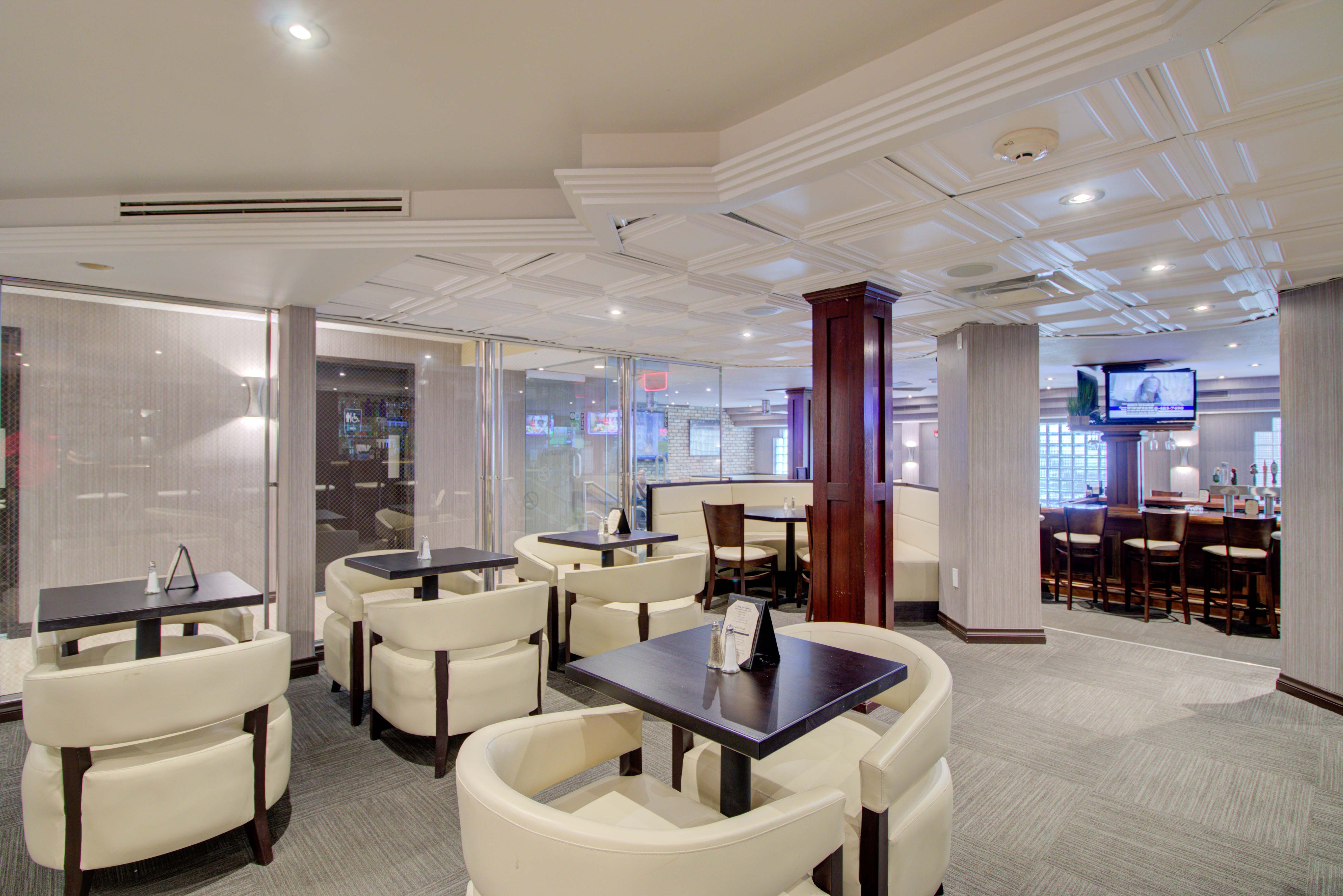 Boca Raton Plaza Hotel & Suites
