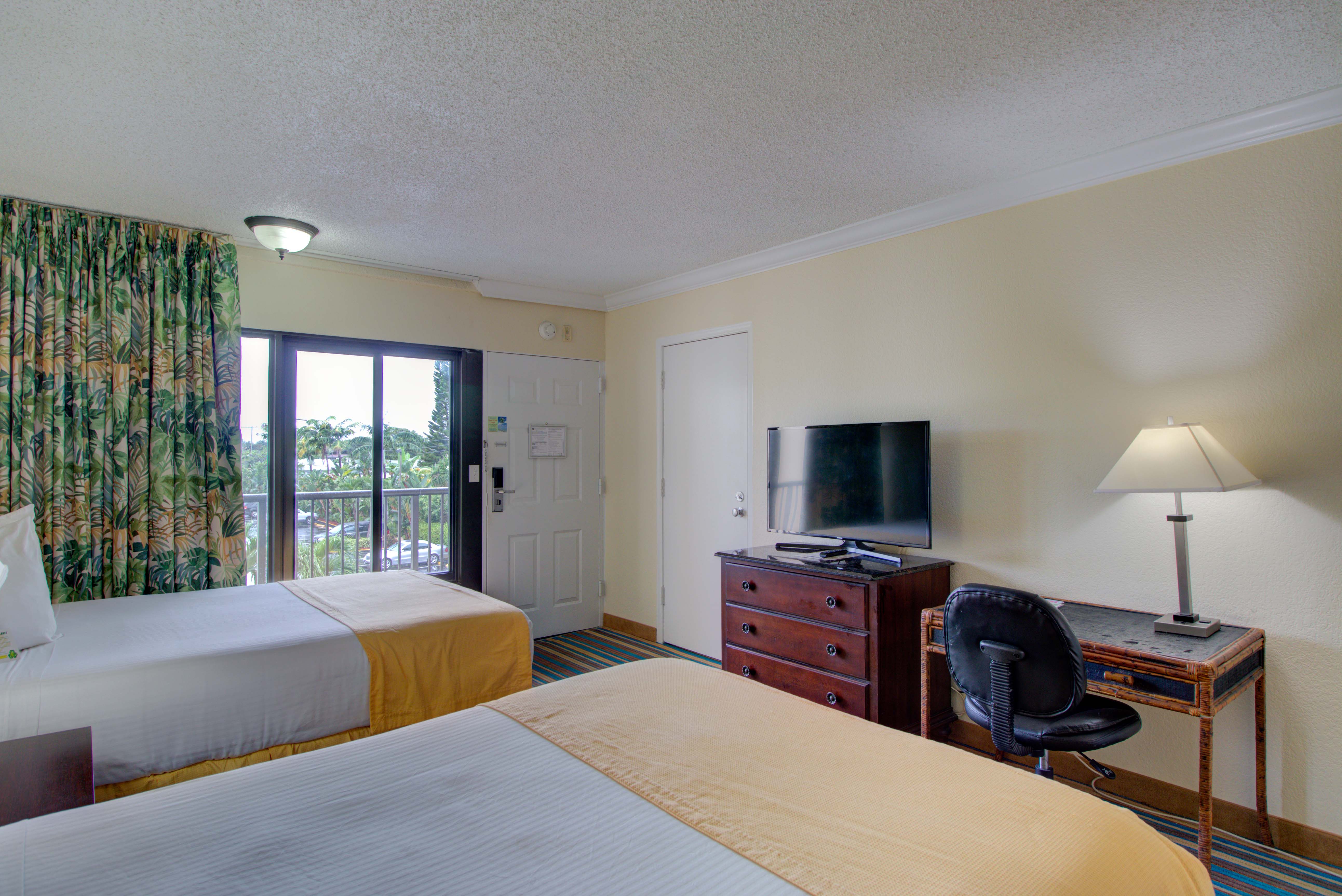 Boca Raton Plaza Hotel & Suites