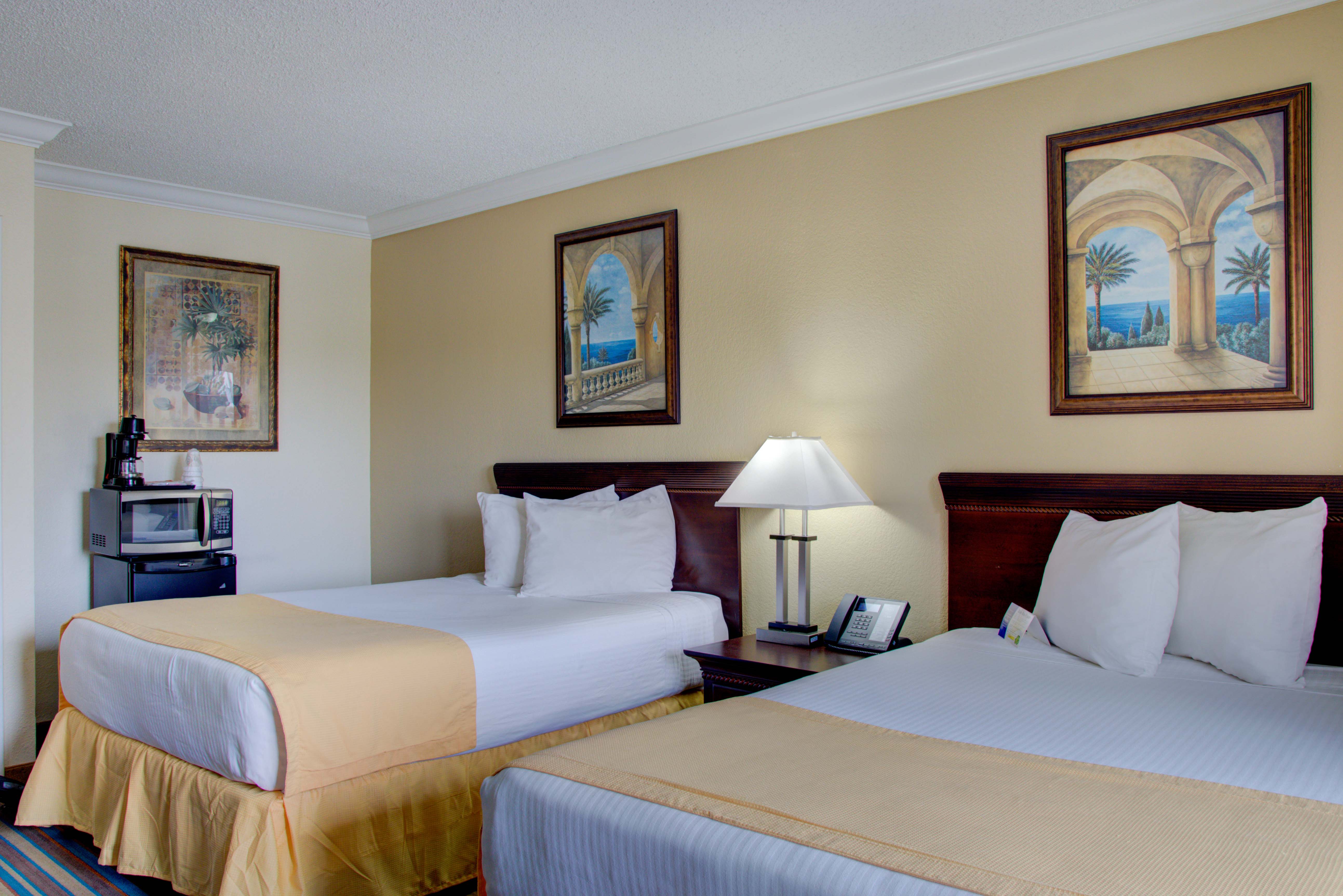 Boca Raton Plaza Hotel & Suites