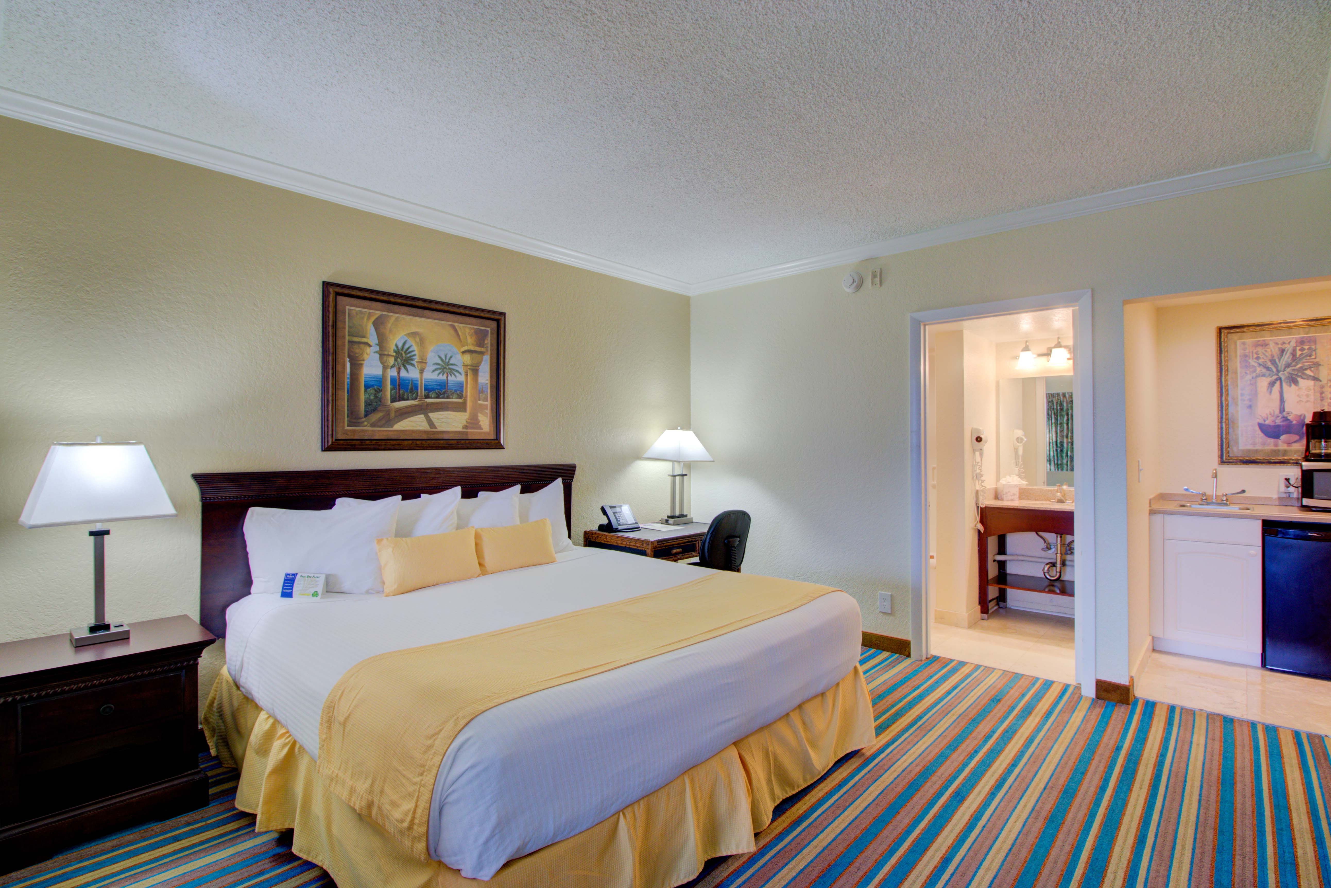 Boca Raton Plaza Hotel & Suites