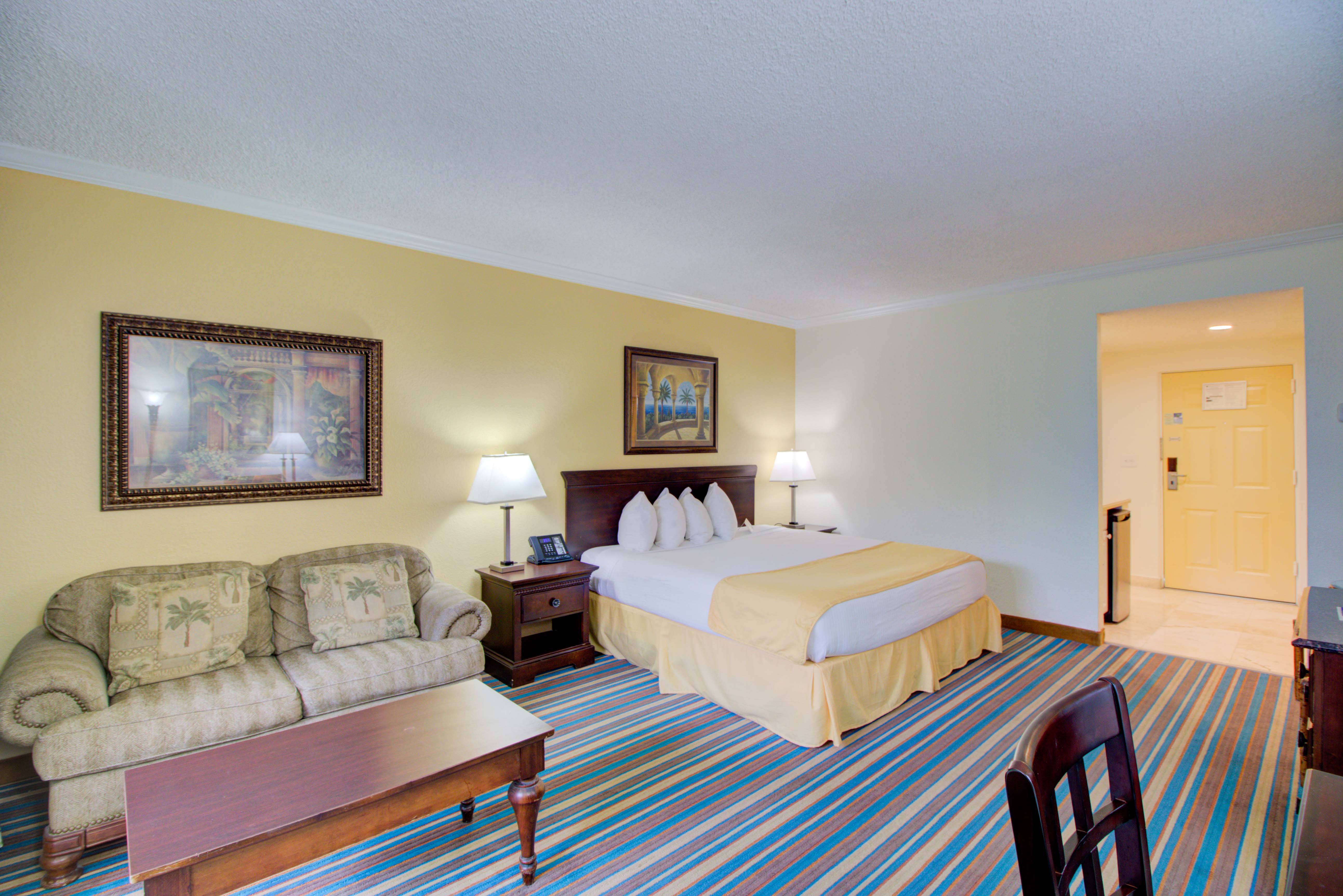 Boca Raton Plaza Hotel & Suites