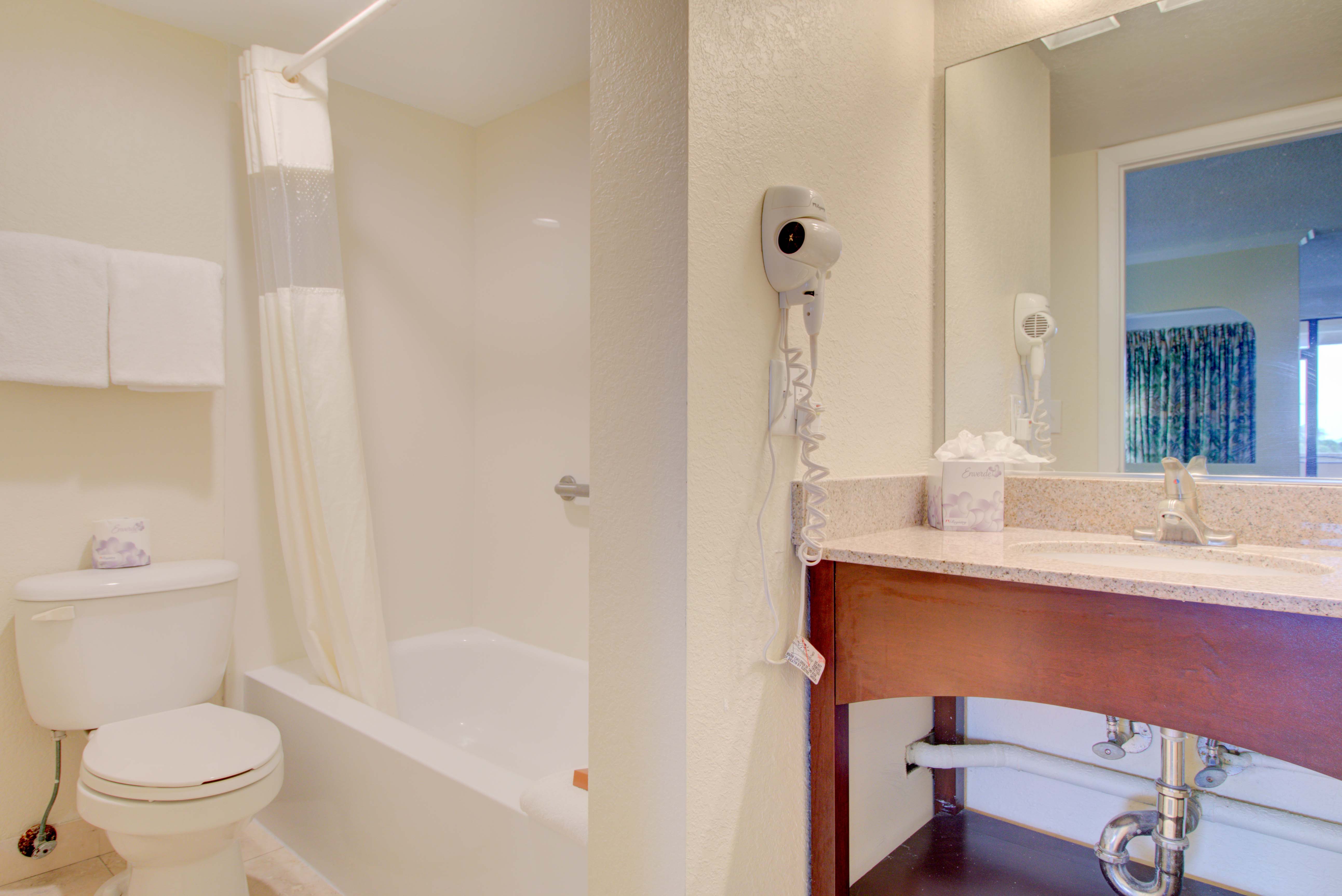 Boca Raton Plaza Hotel & Suites