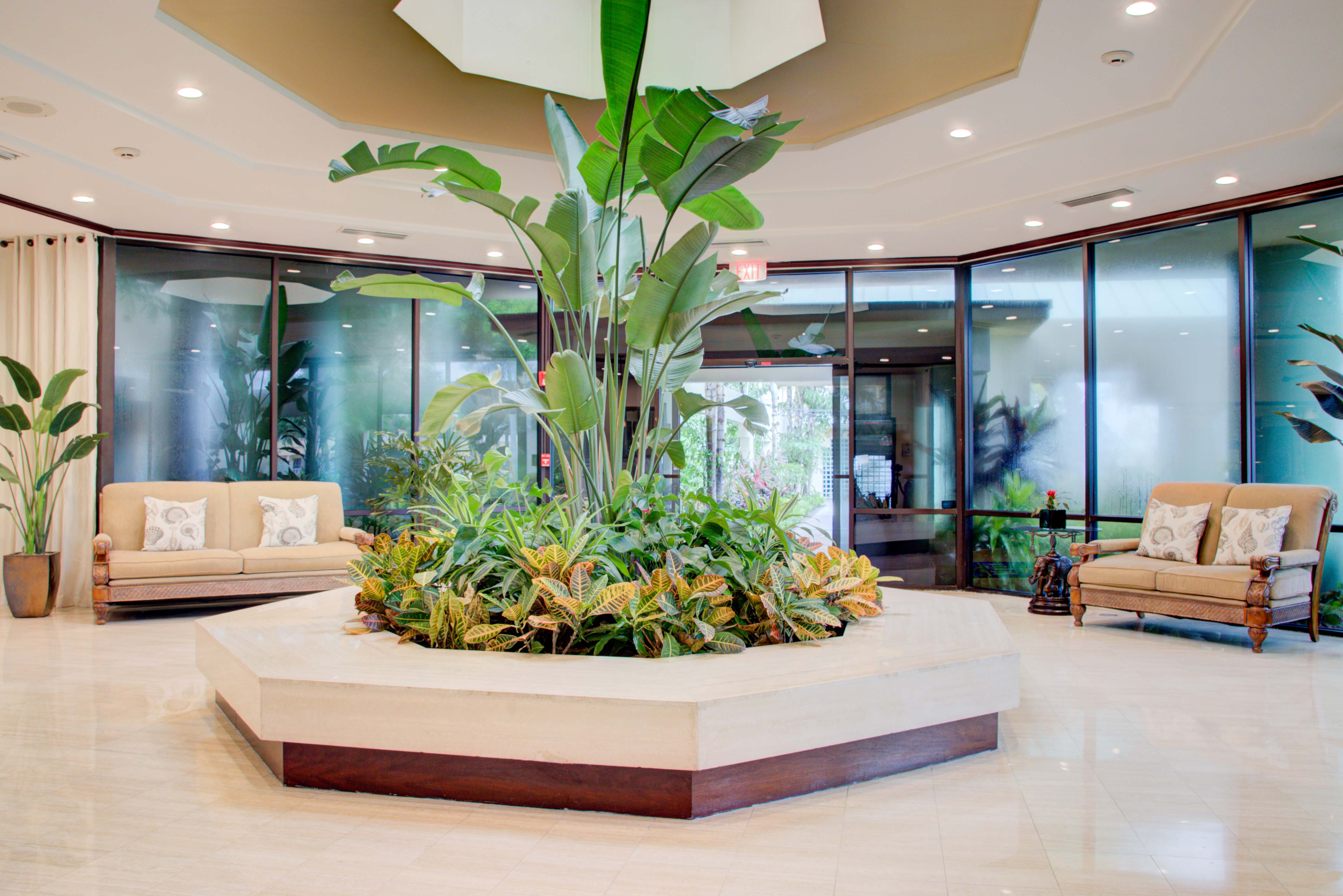 Boca Raton Plaza Hotel & Suites