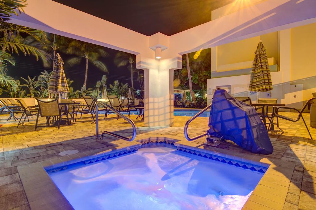 Boca Raton Plaza Hotel & Suites