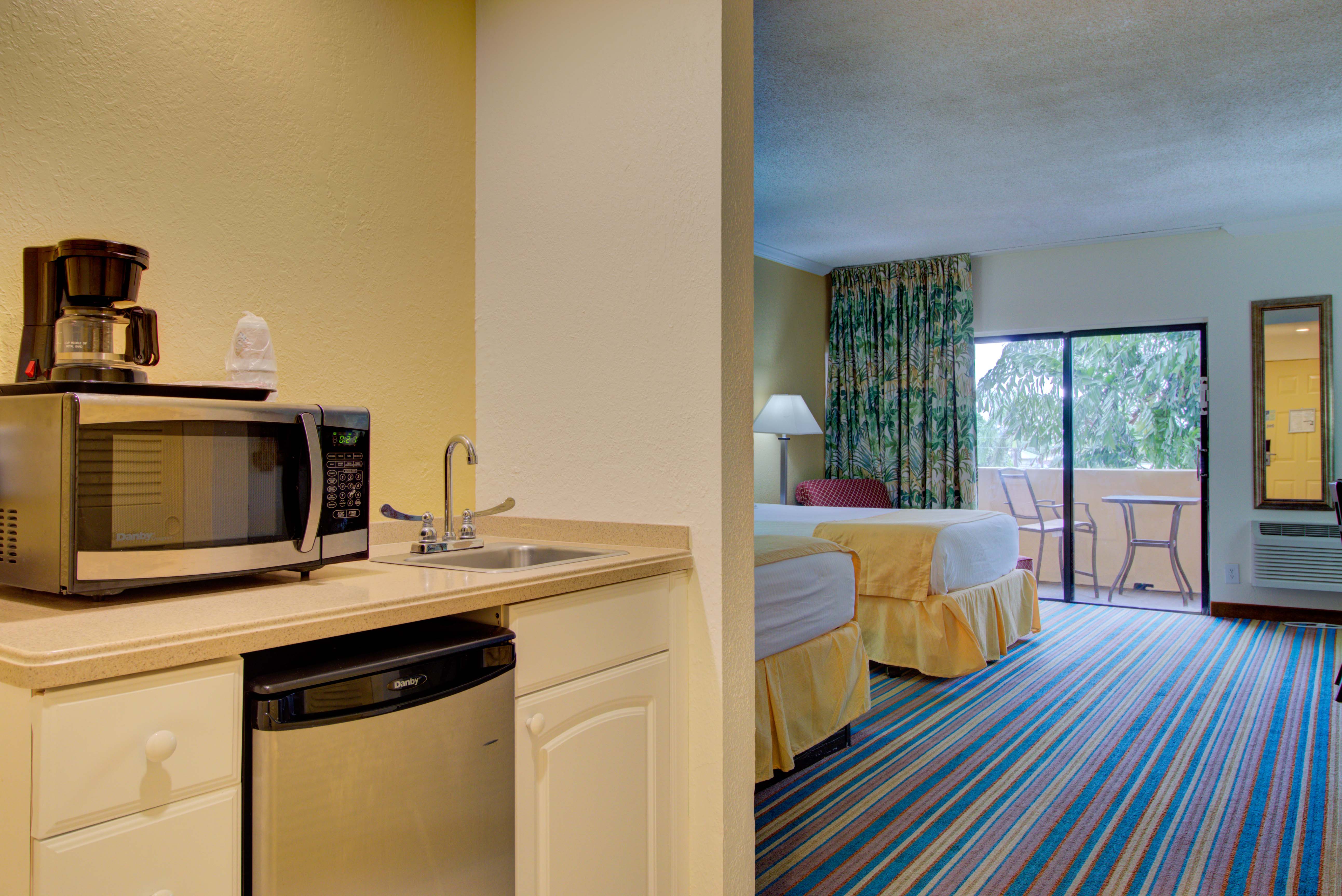 Boca Raton Plaza Hotel & Suites