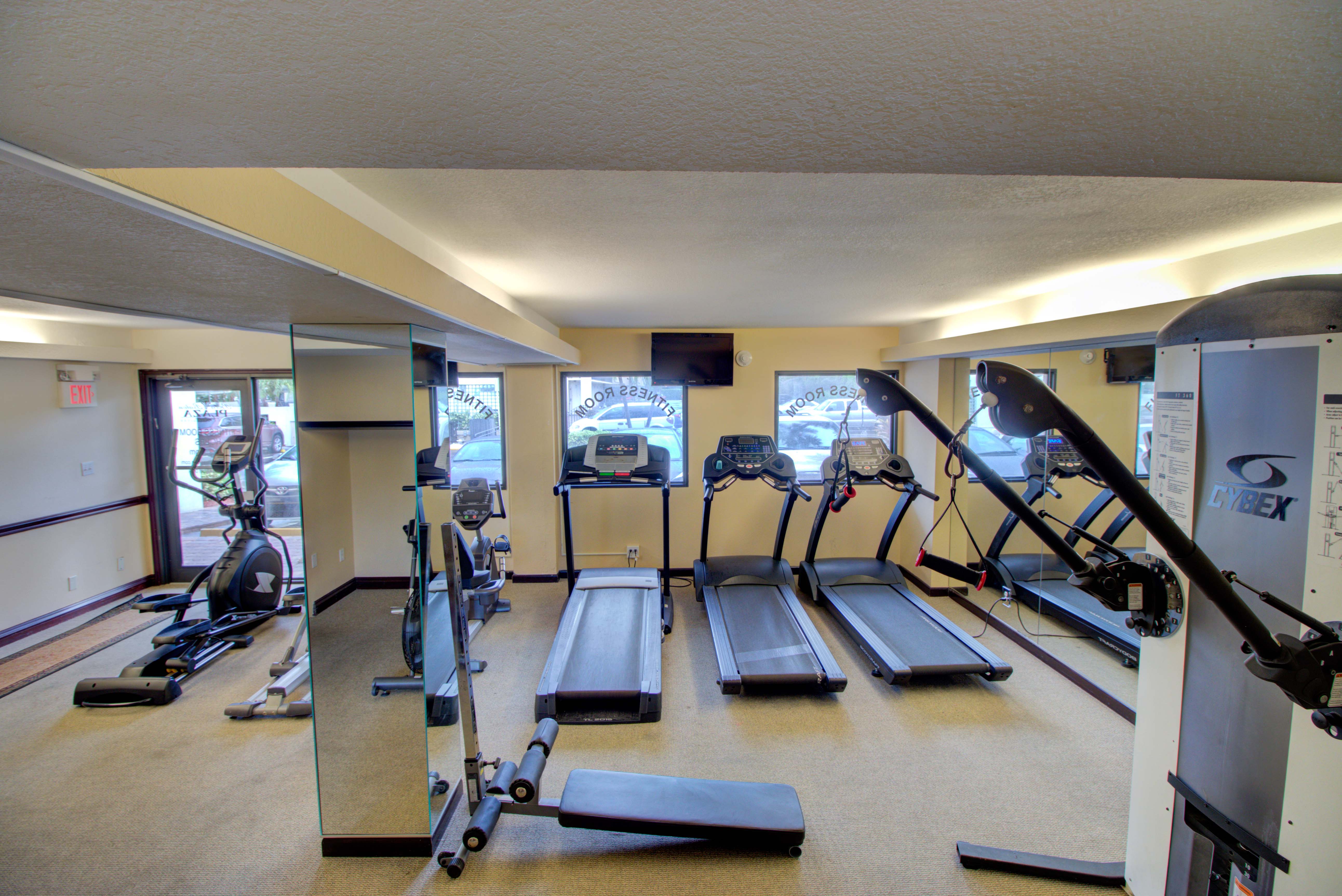 Boca Raton Plaza Hotel & Suites
