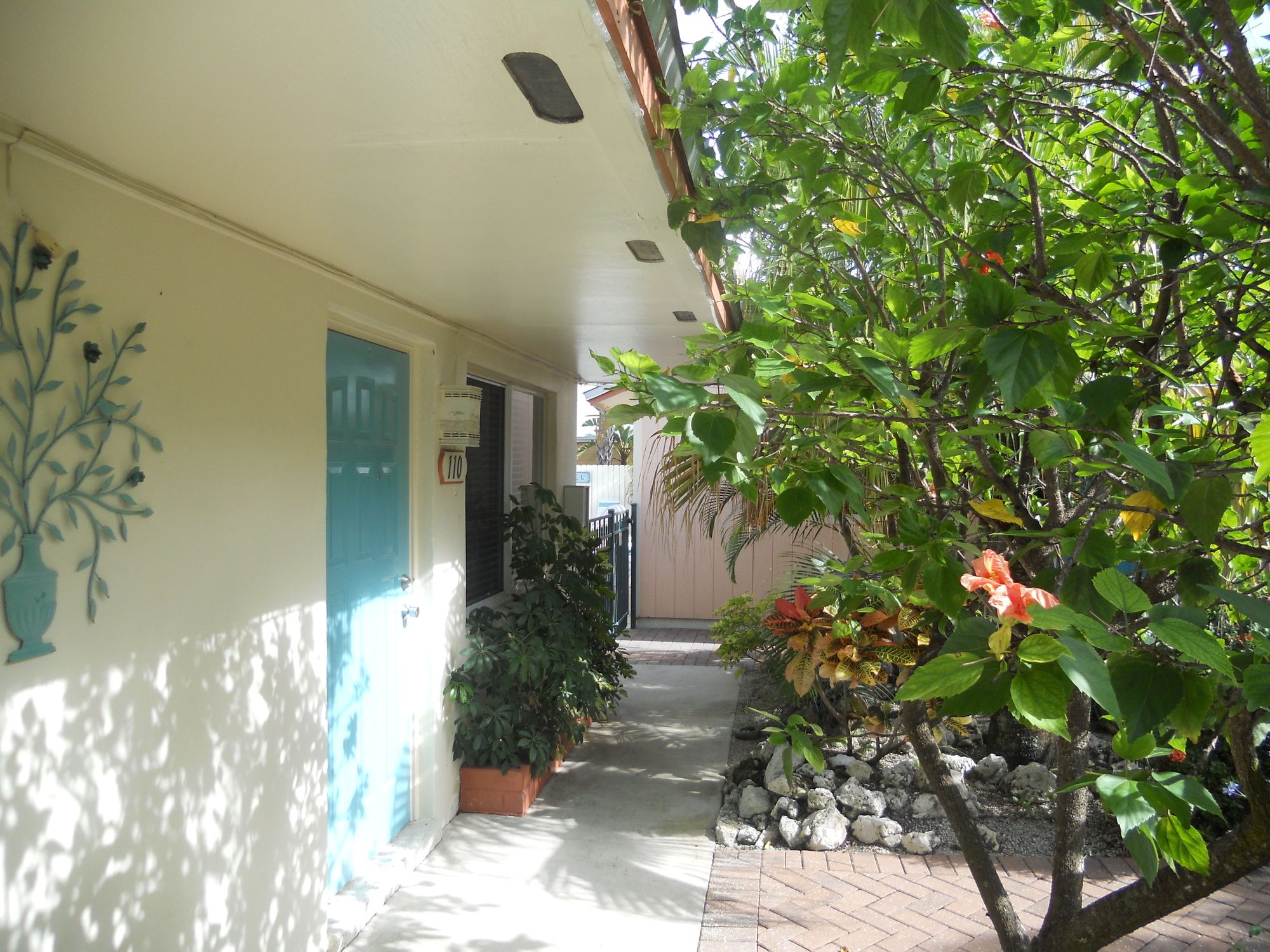 Bonita Beach Inn and Suites