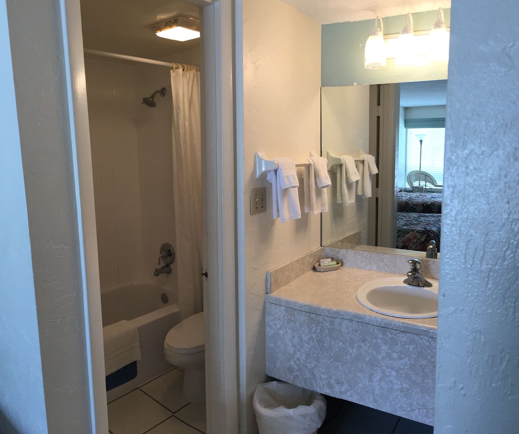 Bonita Beach Inn and Suites