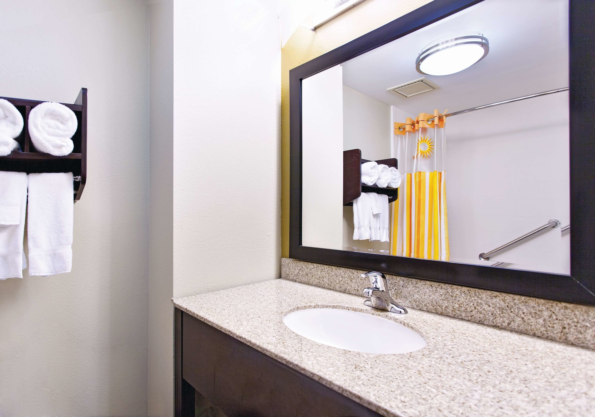 La Quinta Inn & Suites by Wyndham Bonita Springs Naples N.