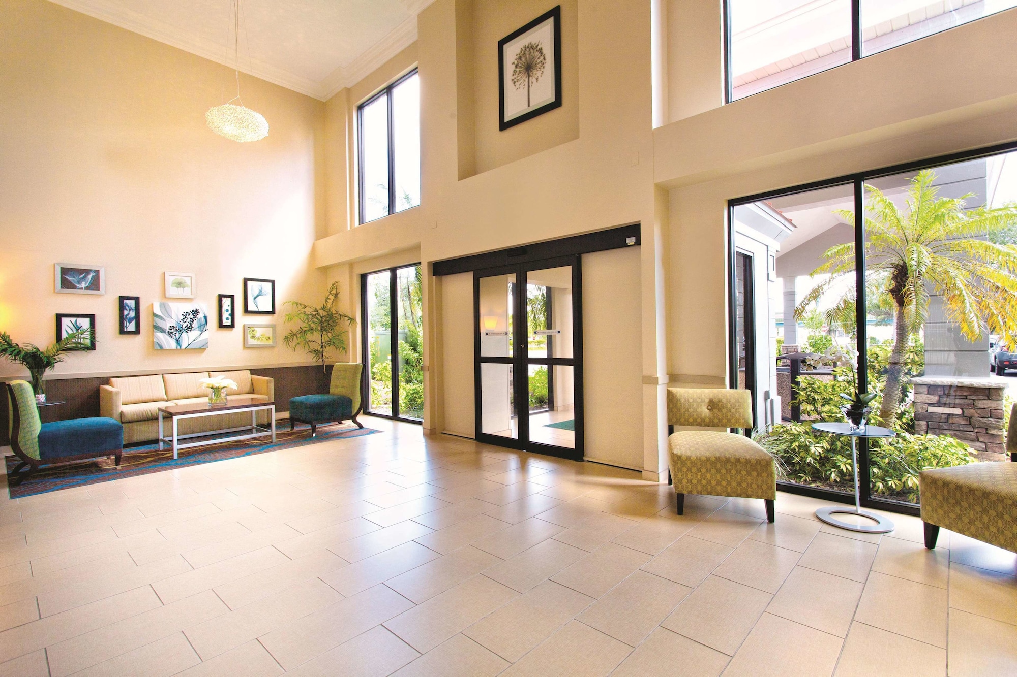 La Quinta Inn & Suites by Wyndham Bonita Springs Naples N.