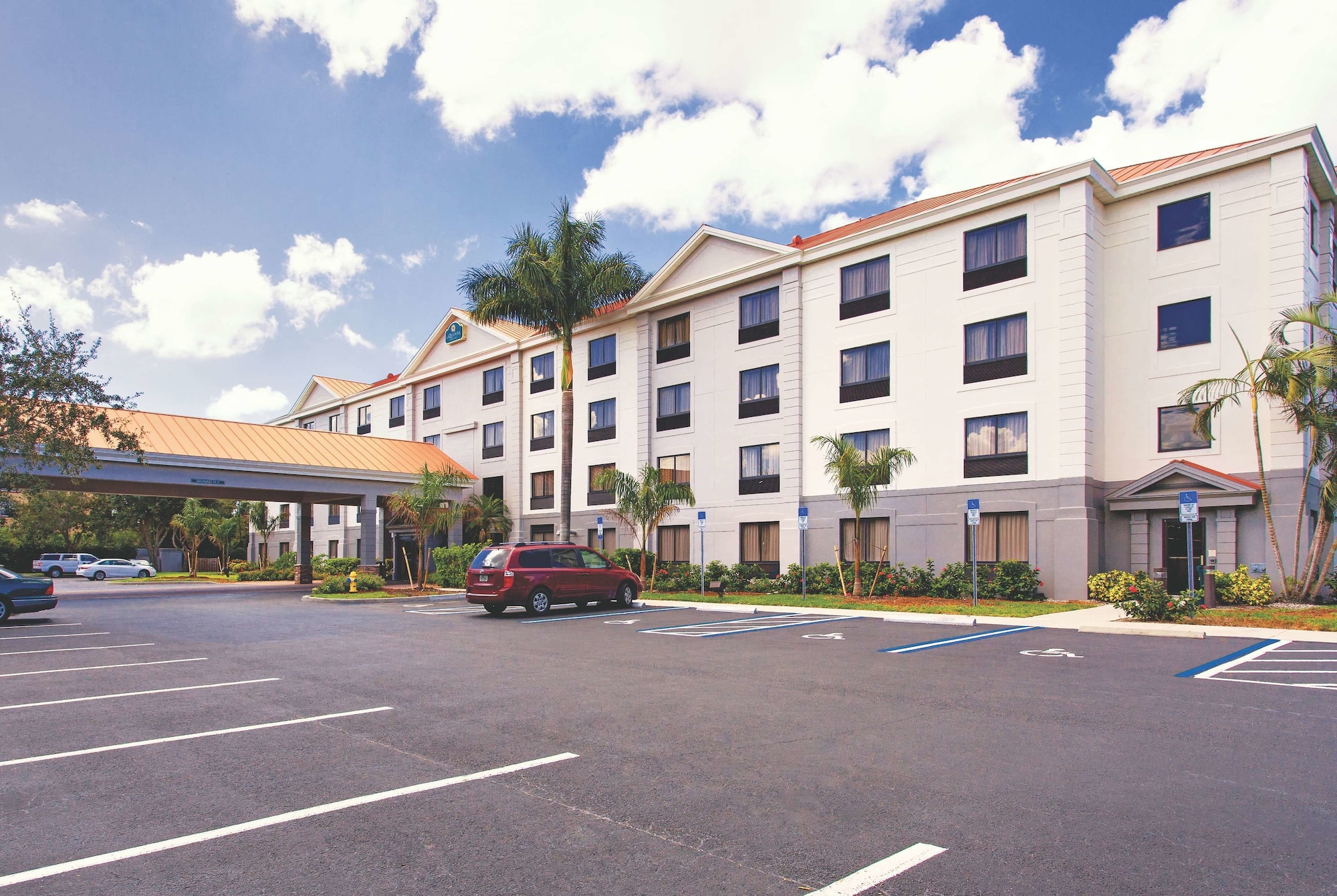La Quinta Inn & Suites by Wyndham Bonita Springs Naples N.