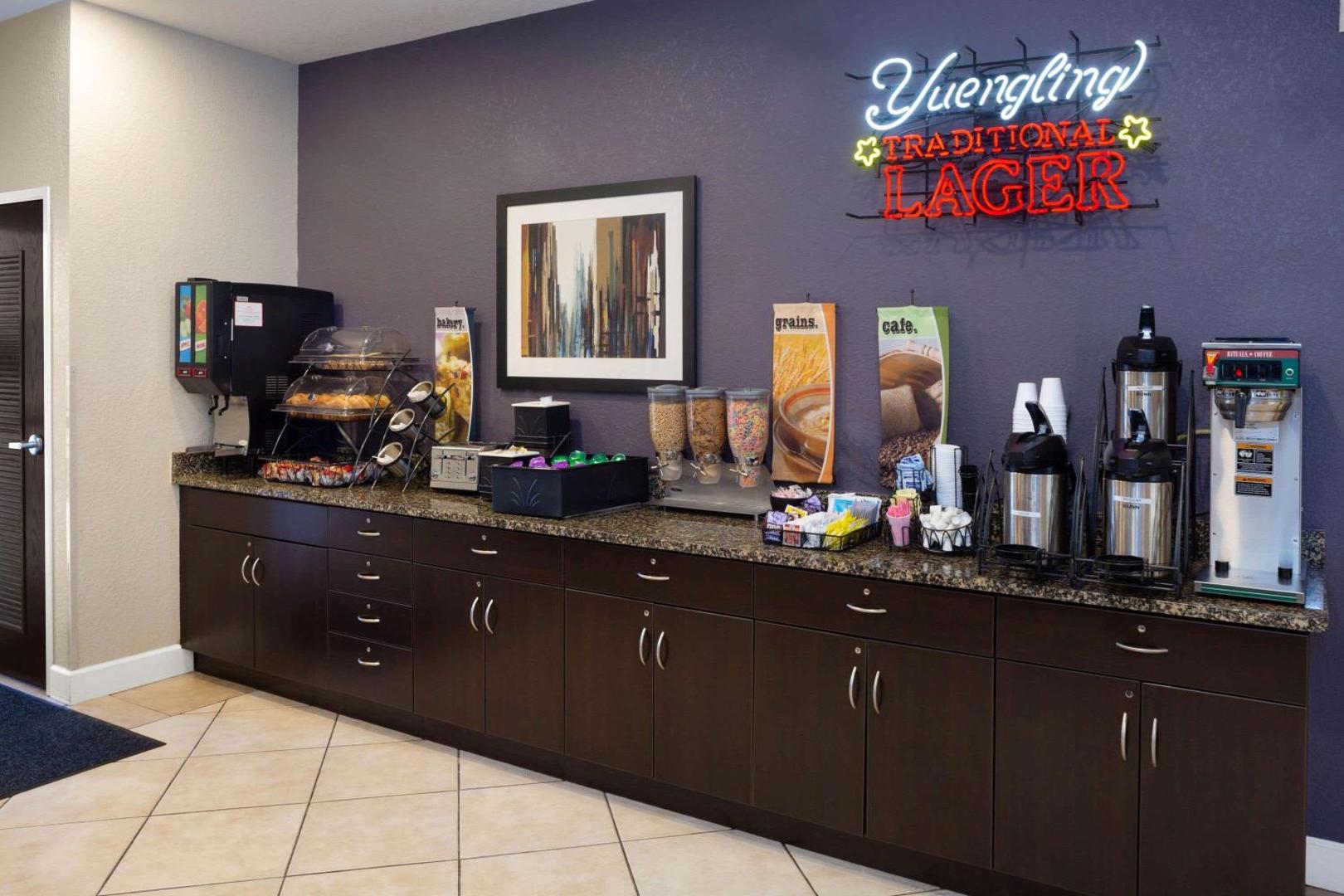 Microtel Inn & Suites by Wyndham Brooksville